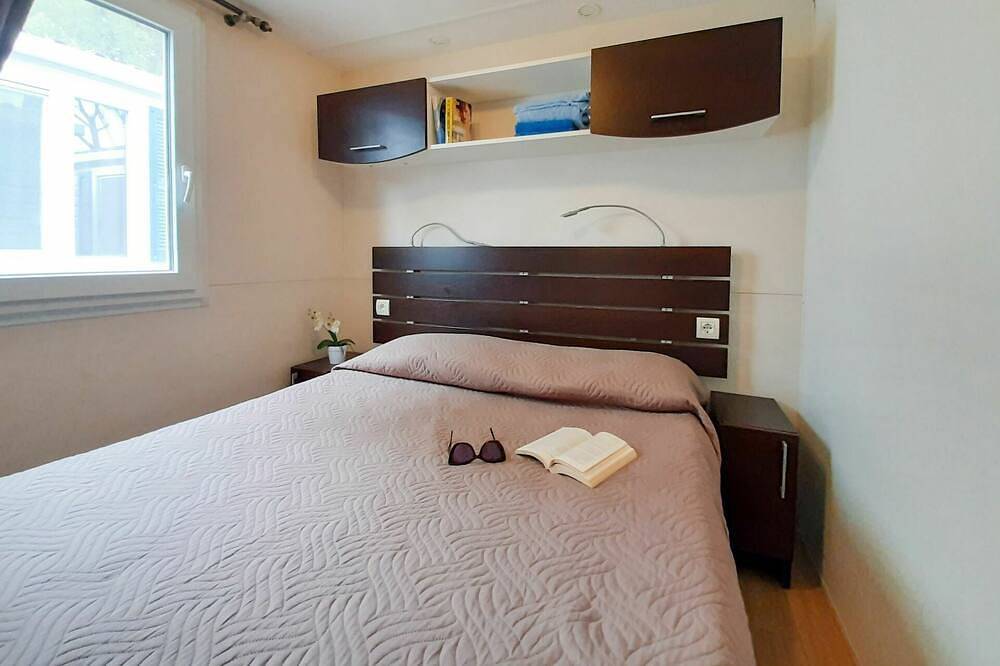 Lovely apartment in villa for 6 guests with Wifi, pool, A/C and terrace in Marina di Bibbona, Bibbona