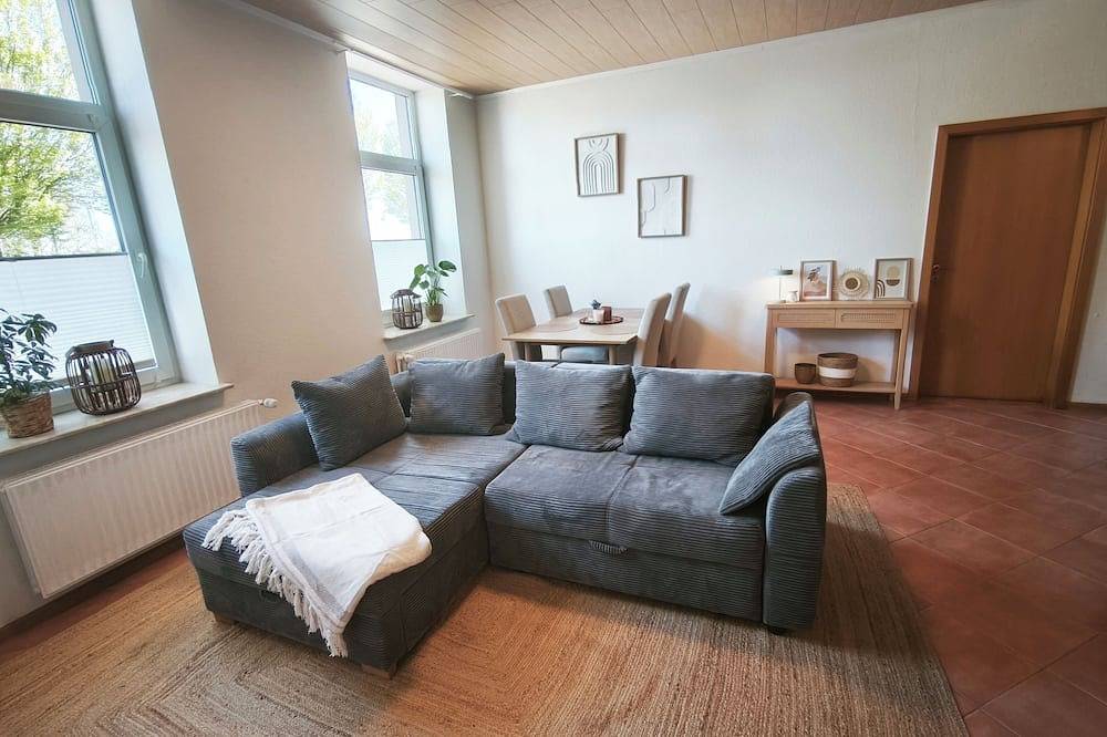 Ganze Wohnung, Zentrale Eg Wohnung nahe der Nordsee mit Parkplatz und Radweg direkt vor der Tür in Bockhorn, Südliche Nordseeküste