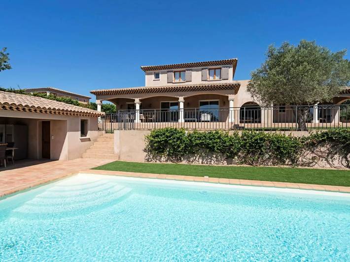 Villa für 8 Personen, mit Garten und Pool in Grimaud
