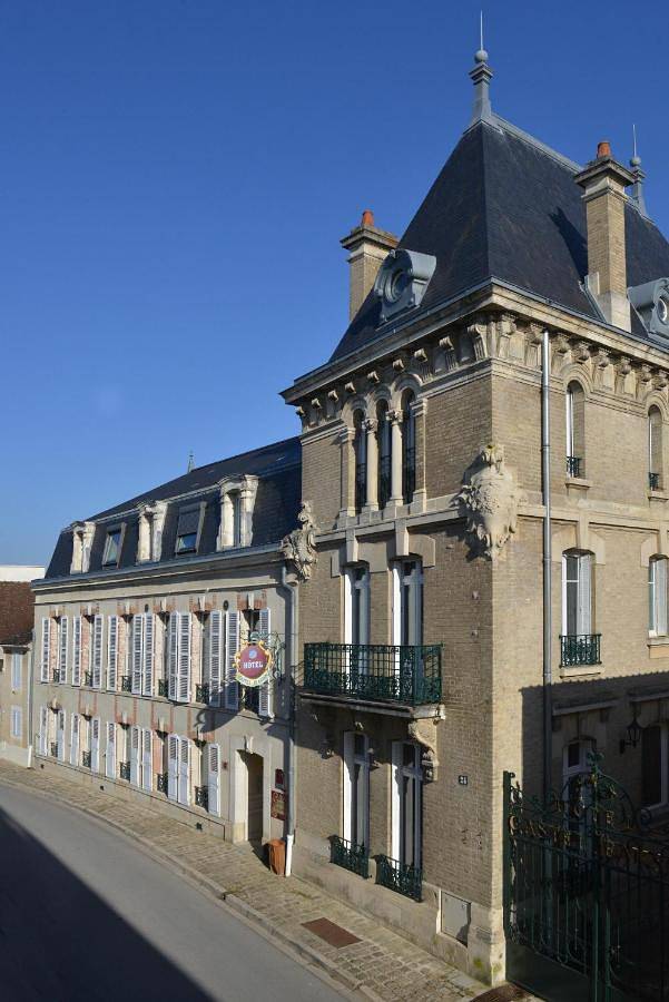 Hôtel pour 2 personnes, avec piscine et terrasse à Ay (Marne)