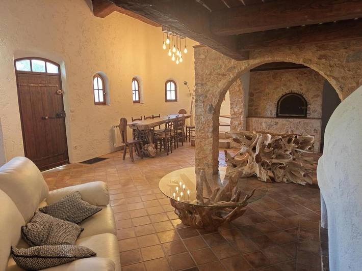 Location de vacances pour 8 personnes, avec jardin ainsi que terrasse et vue à Saint-Cézaire-sur-Siagne - 3