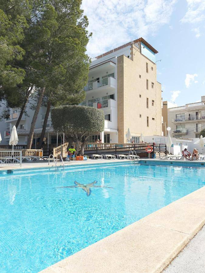 Hotel, mit Terrasse und Garten sowie Pool in Son Veri Nou - 2