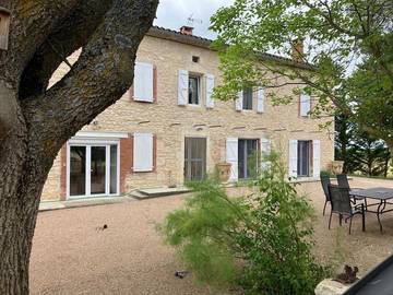 Location de vacances pour 10 personnes, avec jacuzzi ainsi que jardin et terrasse dans Frausseilles