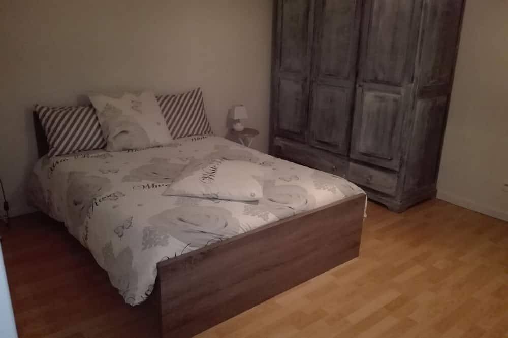 Appartement entier, Grand F2 Châteaugay entre Clermont-Fd, Riom proche vulcania in Châteaugay, Parc naturel régional des Volcans d'Auvergne