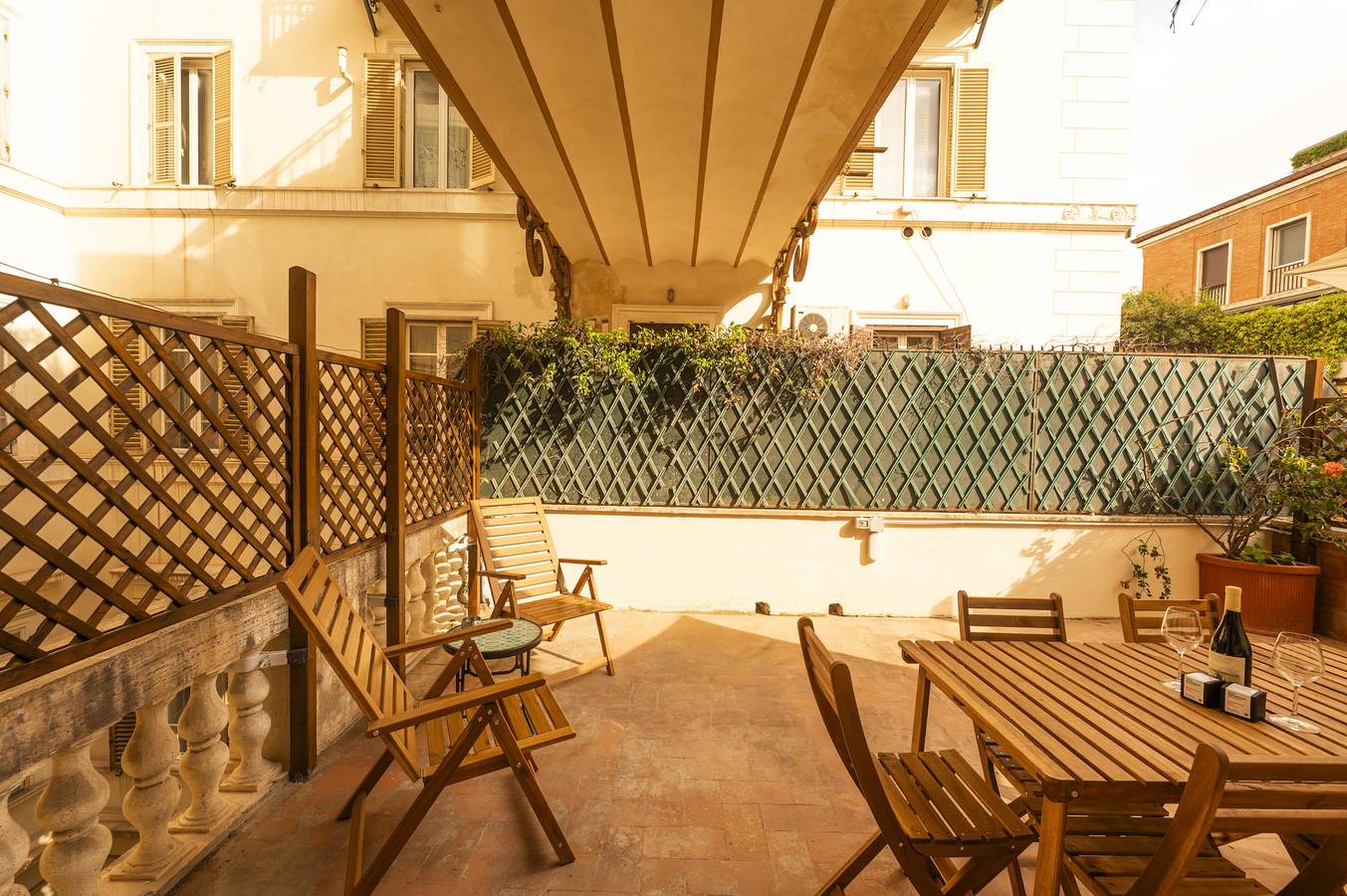Entire apartment, Palazzo Barberini Grand Retreat with Terrace in Rome City Center, Rome