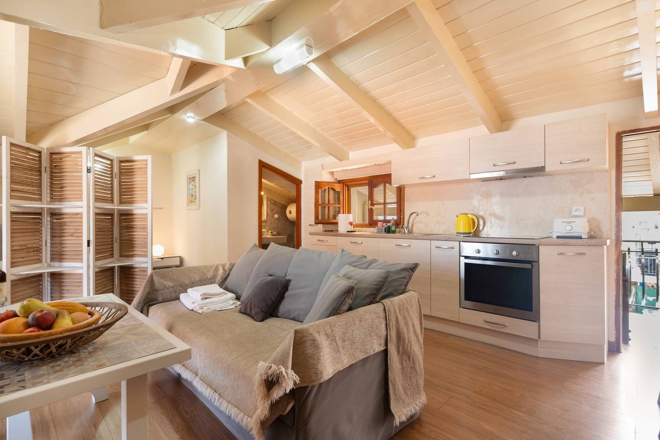 Entire apartment, Apartment 'Fiskardo' with Private Terrace, Wi-Fi and Air Conditioning in Argostoli, Kefalonia