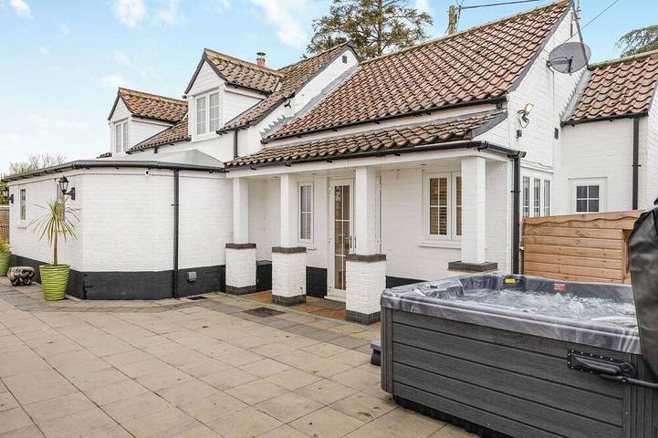 Cottage for 4 people, with garden and hot tub in Lincolnshire