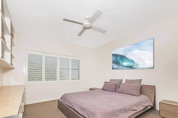 Holiday home for 14 people, with hot tub and sauna as well as garden in Lennox Head