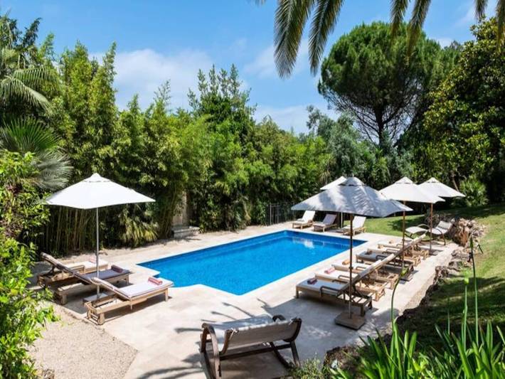 Gîte pour 16 personnes, avec terrasse ainsi que jardin et piscine à Valbonne - 2