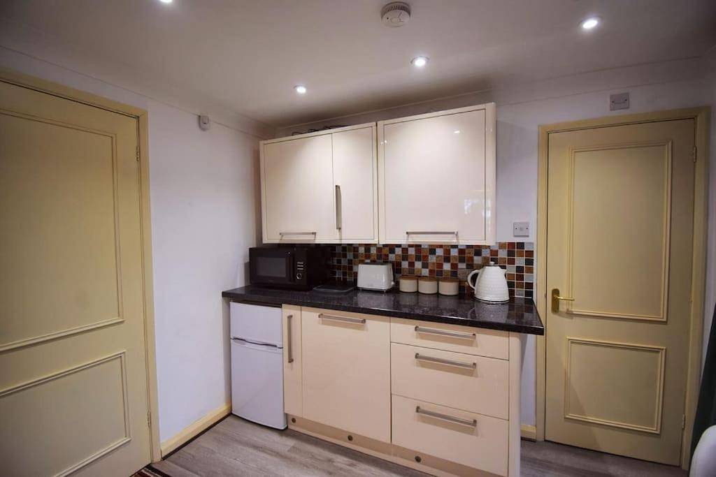 Entire apartment, One-Bedroom Apartment in Frinton on Sea, Frinton and Walton
