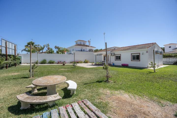 Apartamento para 8 personas, con Balcón y Jardín en Novo Sancti Petri