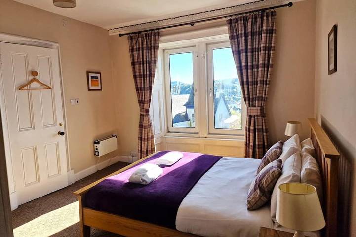 Ganze Wohnung, Mccaig's Tower Apartment  - Retreat Group in Oban, Loch Linnhe
