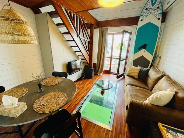 Appartement de vacances pour 3 personnes, avec terrasse ainsi que vue sur le lac et vue, animaux acceptés