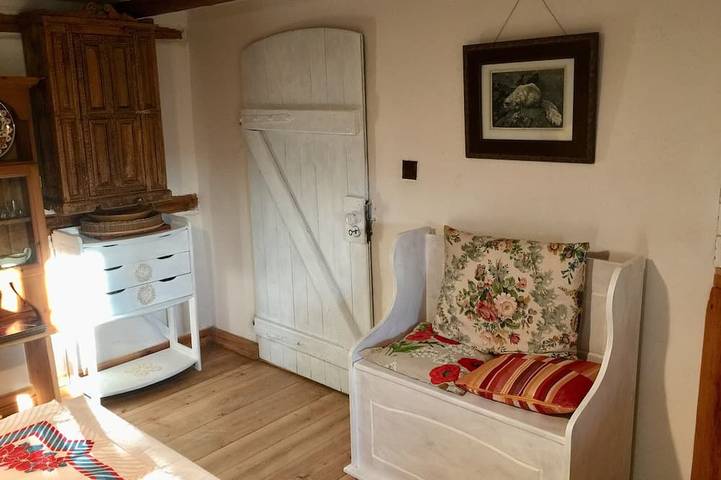 Appartement entier, Appartement isolé au-dessus des écuries dans une maison de moulin historique in Bas-Silésie