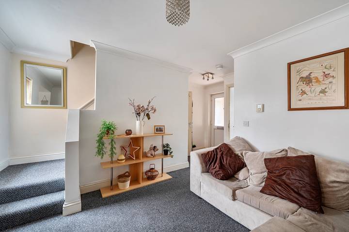 3 Bed - Sleeps 6 - Parking - Central Canterbury in Kent