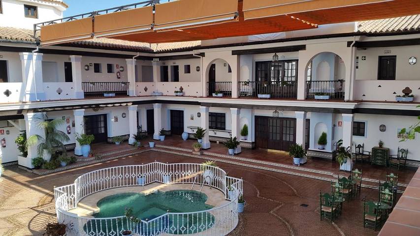 Hôtel pour 2 personnes, avec Balcon et Terrasse ainsi que Jardin et Vue à El Rocío