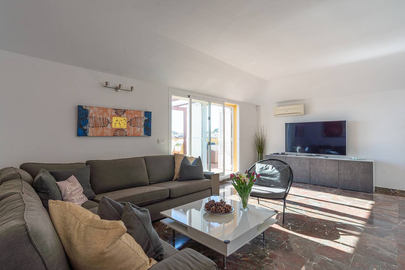 Entire apartment, Apartment 'Modern Penthouse' with Sea View, Wi-Fi and Air Conditioning in Fuengirola, Costa del Sol