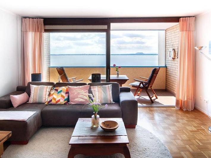 Ferienhaus für 2 Personen, mit Balkon und Garten sowie Pool und Sauna in Mardorf