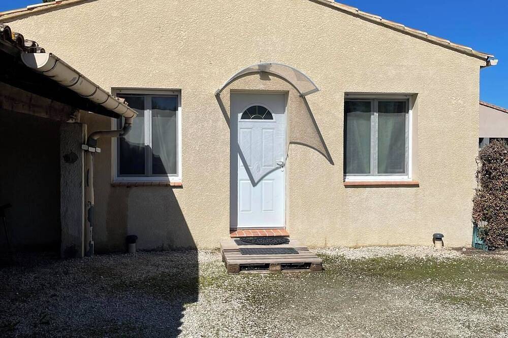 Maisonette Moderne au Coeur de la Provence. T2 65 m2 -eyragues in Eyragues, Region de Arles