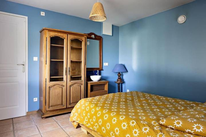 Location de vacances pour 13 personnes, avec piscine ainsi que vue et jardin, adapté aux familles à Saint-Marcel (Saône-et-Loire) - 2