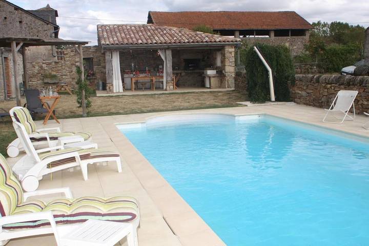 Location de vacances pour 10 personnes, avec Balcon et Jacuzzi ainsi que Terrasse et Jardin à Lacapelle-Ségalar - 4