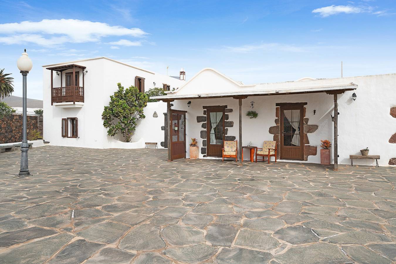 Vakantiehuis met bergzicht, balkon en wifi in Los Valles, Teguise