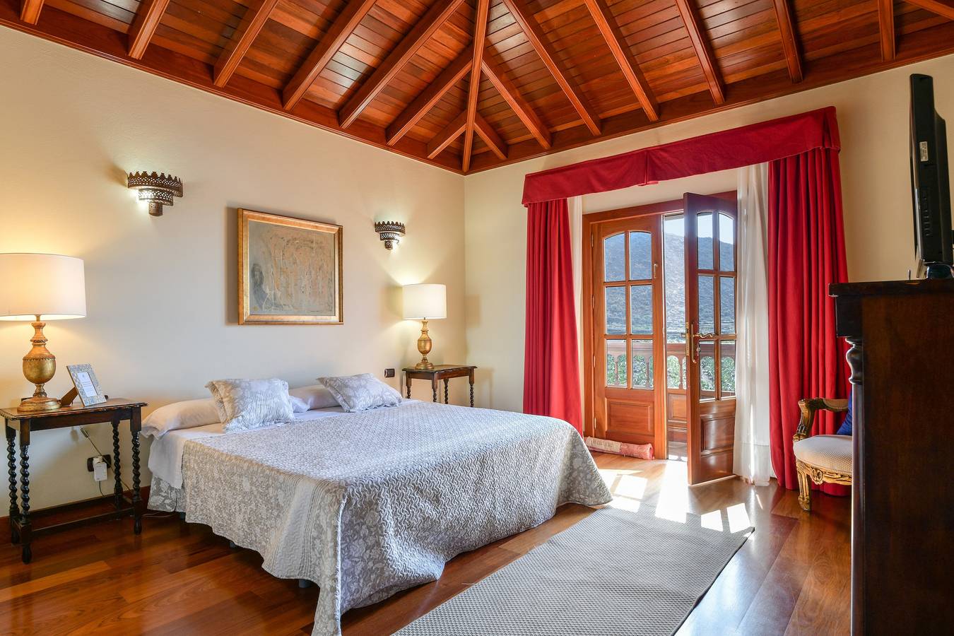 Prachtige villa La Petit met zwembad, terras, tuin en Wi-Fi, foto 15