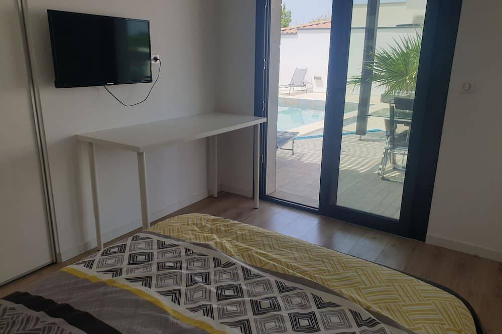 Gigean : modern villa with swimming pool for 6 people in Gigean, Côte d'Améthyste