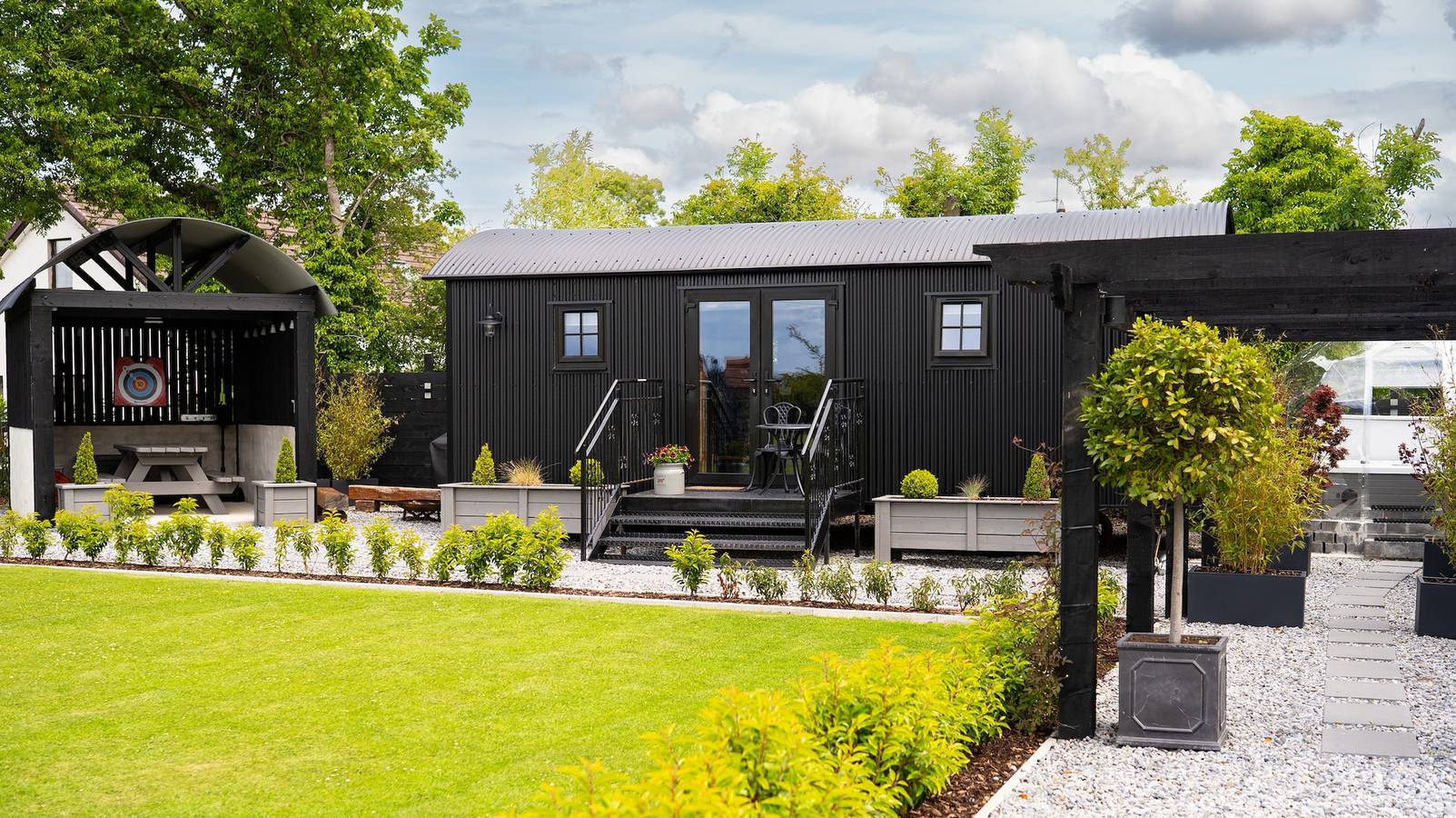 Charming Lodge in Limavady, Sleeps 5 with Parking in Grafschaft Londonderry