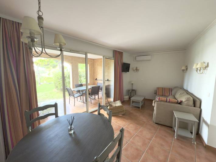 Gîte pour 4 personnes, avec piscine ainsi que jardin et terrasse à Mallemort - 2