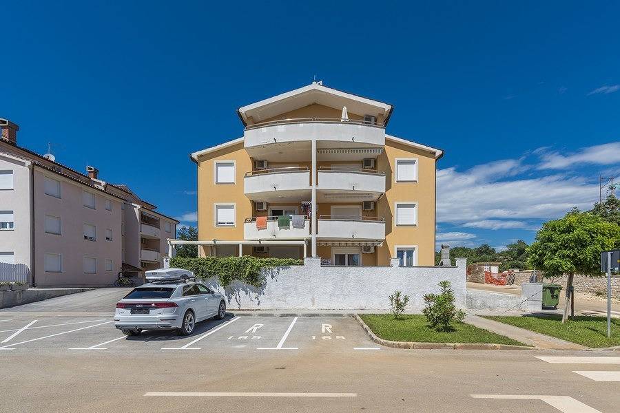 Ganze Wohnung, Ferienwohnung fur 4 Personen 150m vom Meer.  in Karigador, Umag und Umgebung