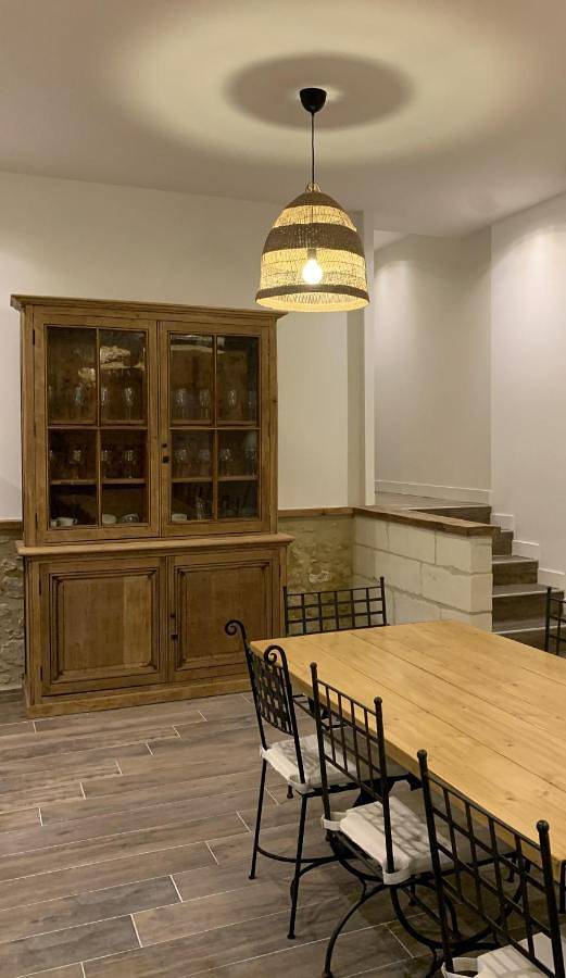 Location de vacances pour 14 personnes, avec piscine et vue ainsi que terrasse et jardin à Fléré-la-Rivière - 3