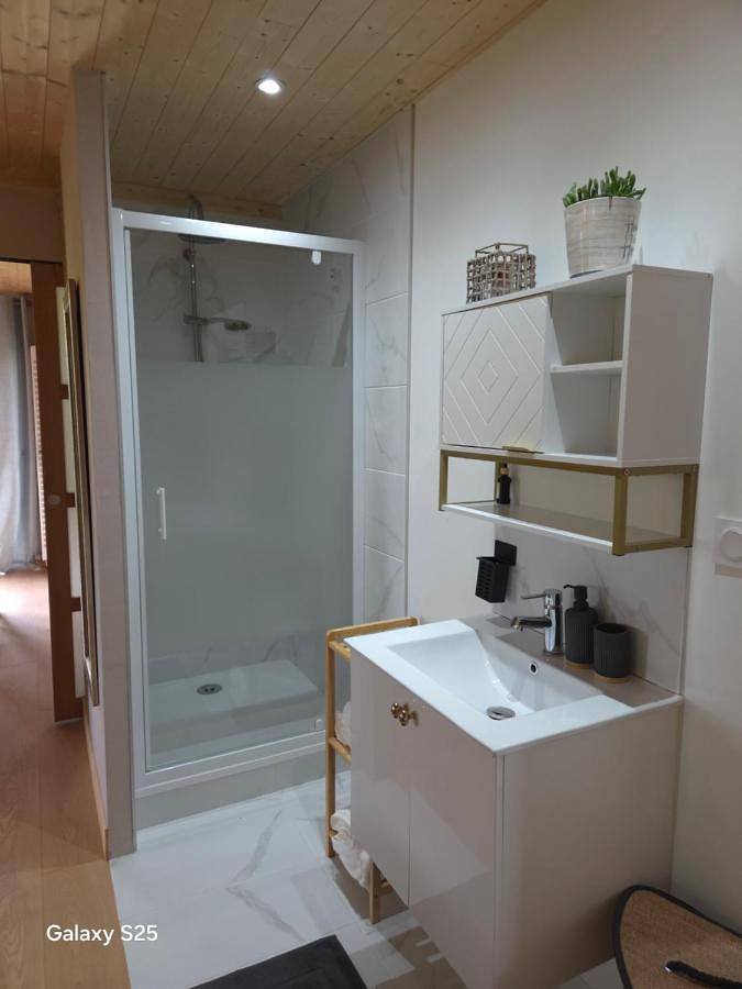 Location de vacances pour 3 personnes, avec jardin ainsi que vue et terrasse à Amfreville (Normandie) - 2