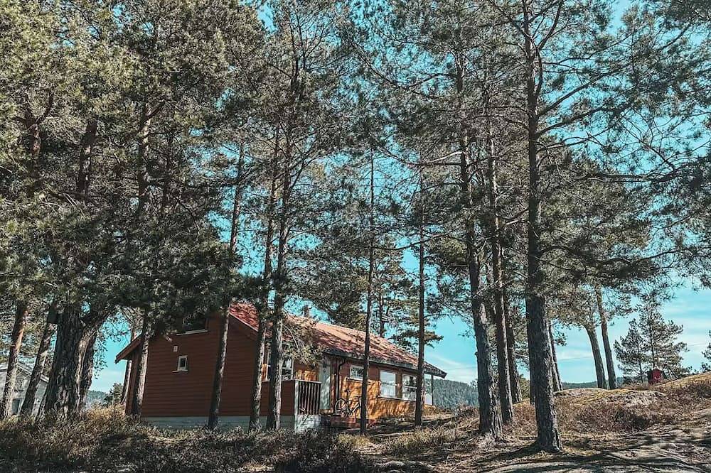 A peaceful getaway with a fjord view! Sleeps 6 people. Frantasticview in Svelvik