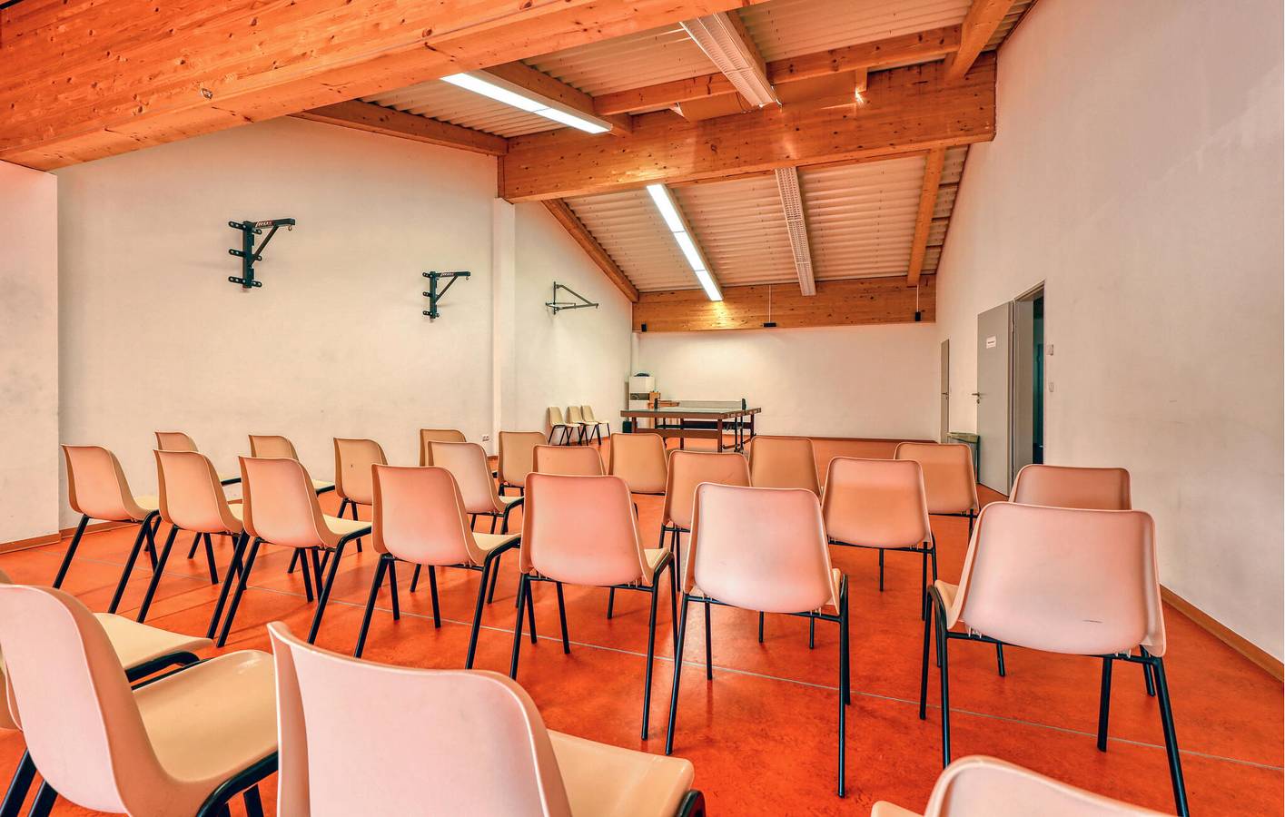 Ganze Ferienwohnung, Gemütliches Apartment am Strand mit WiFi und Parkplatz in Drewoldke, Juliusruh