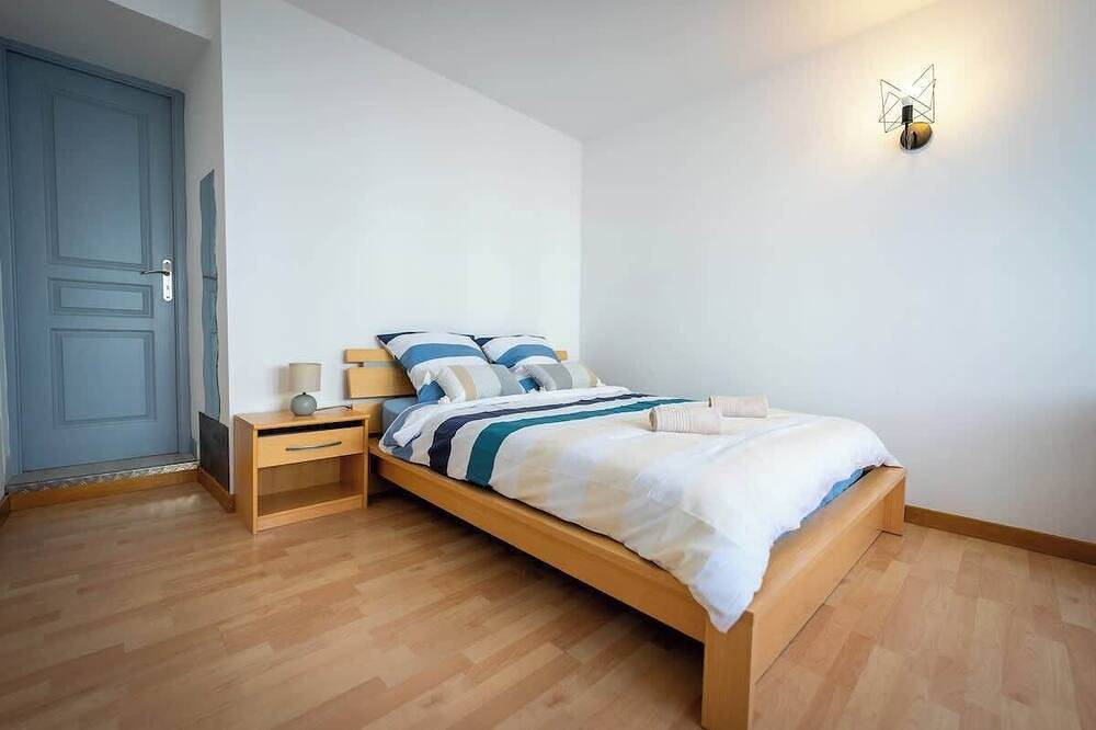 Entire apartment, Appartement des Remparts residence des Marees in Aytré, La Rochelle region