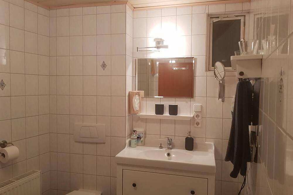 Ganze Wohnung, Ferienwohnung Burgblick - 4-Bett-Ferienwohnung Dusche/Wc, Nichtraucher in Monreal, Osteifel