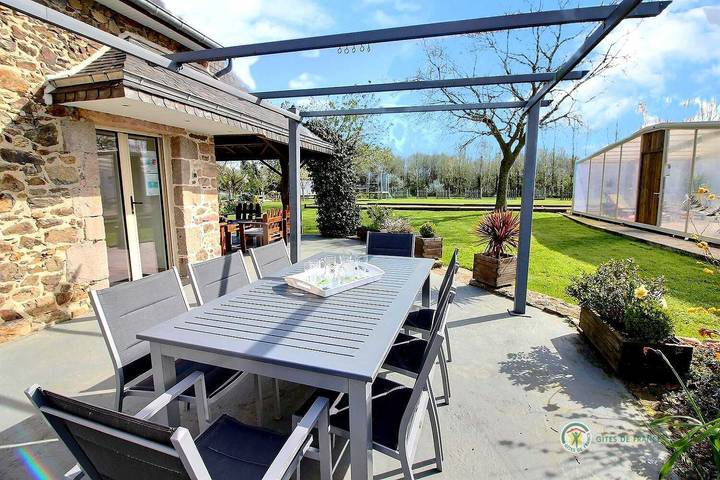 Gîte pour 7 personnes, avec jardin et piscine à Hénanbihen - 4