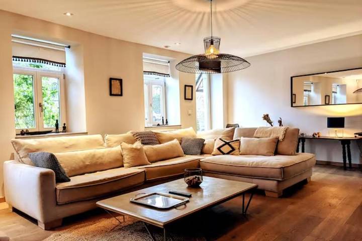 Appartement de vacances pour 9 personnes, avec jacuzzi ainsi que jardin et terrasse