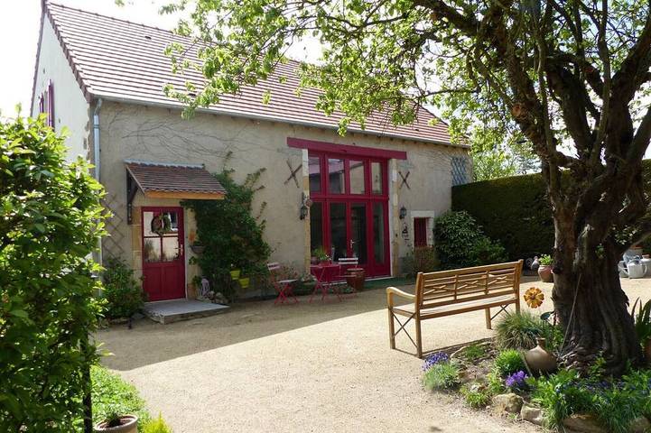 Gîte pour 6 personnes, avec jardin à Deneuille-les-Mines