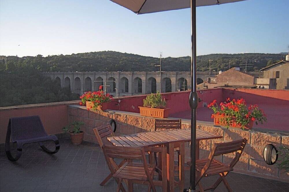 Apartamento entero, Ático en el centro de Ariccia, cerca de Roma, con una terraza panorámica in Ariccia, Castelli Romani