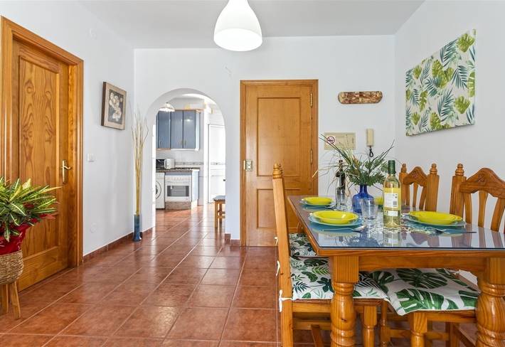 Apartamento entero, Apartamento 'El Rincón de Lola en Nerja' con Terraza y Wi-Fi in Nerja Centre, Nerja