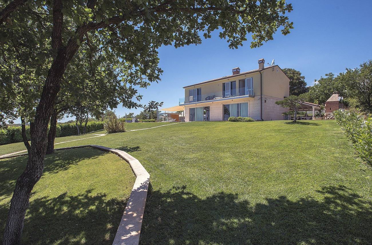Finca mit privatem Infinity-Pool, Klima, Wlan und atemberaubenden Ausblick in Marčana, Südküste Istrien