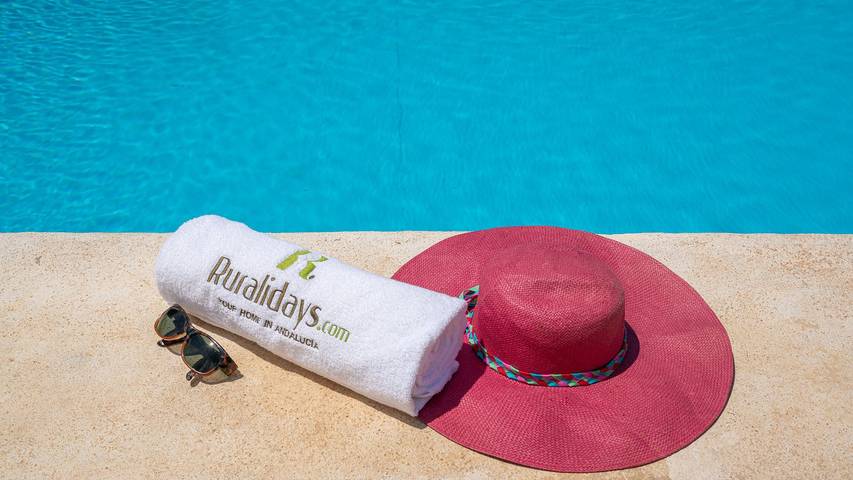 Casa rural para 20 personas, con piscina, Se admiten mascotas en Archidona - 2