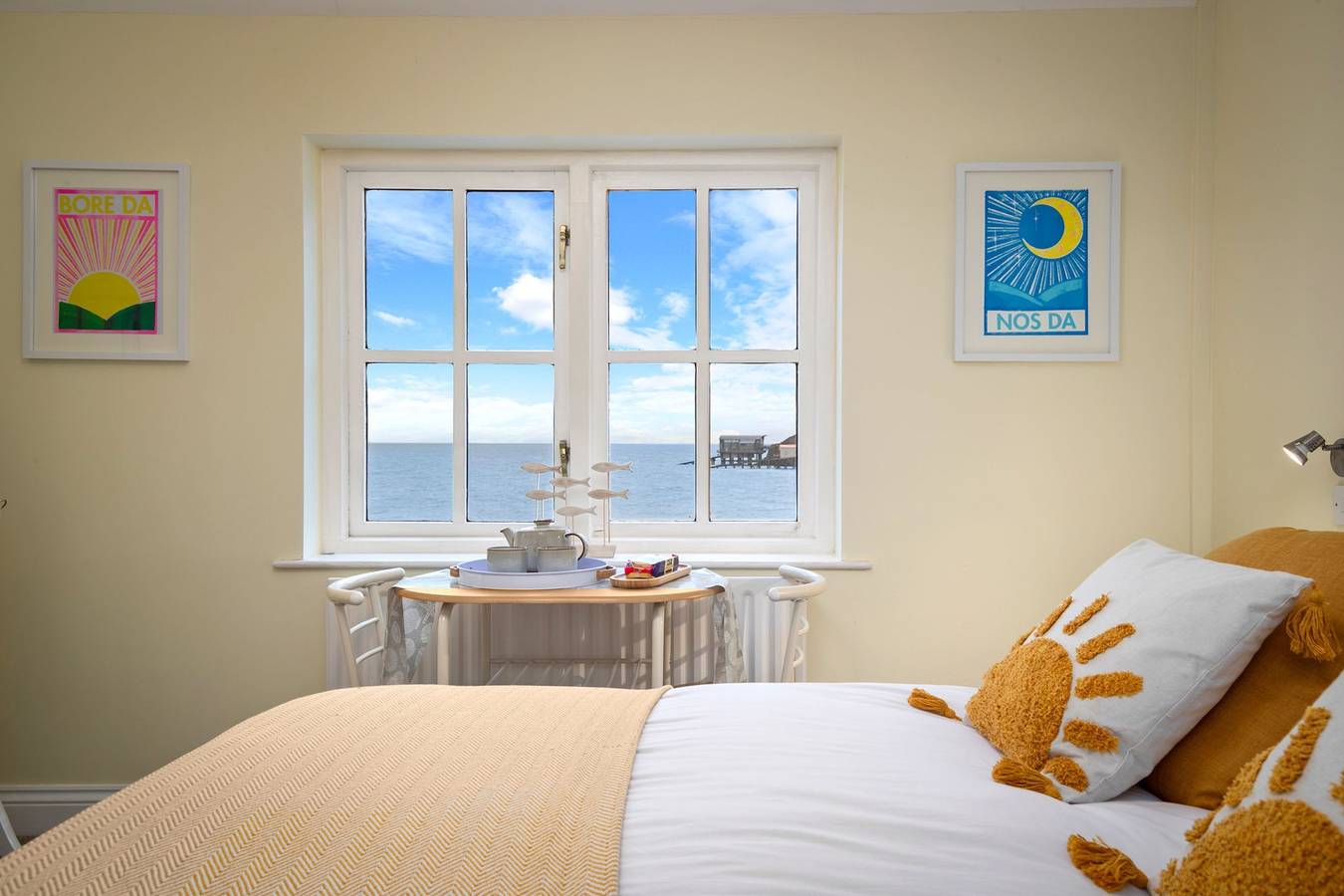 Appartement entier, 5 Sunny Cove - Direct Beach Access, Sea Views in Tenby, Pembrokeshire