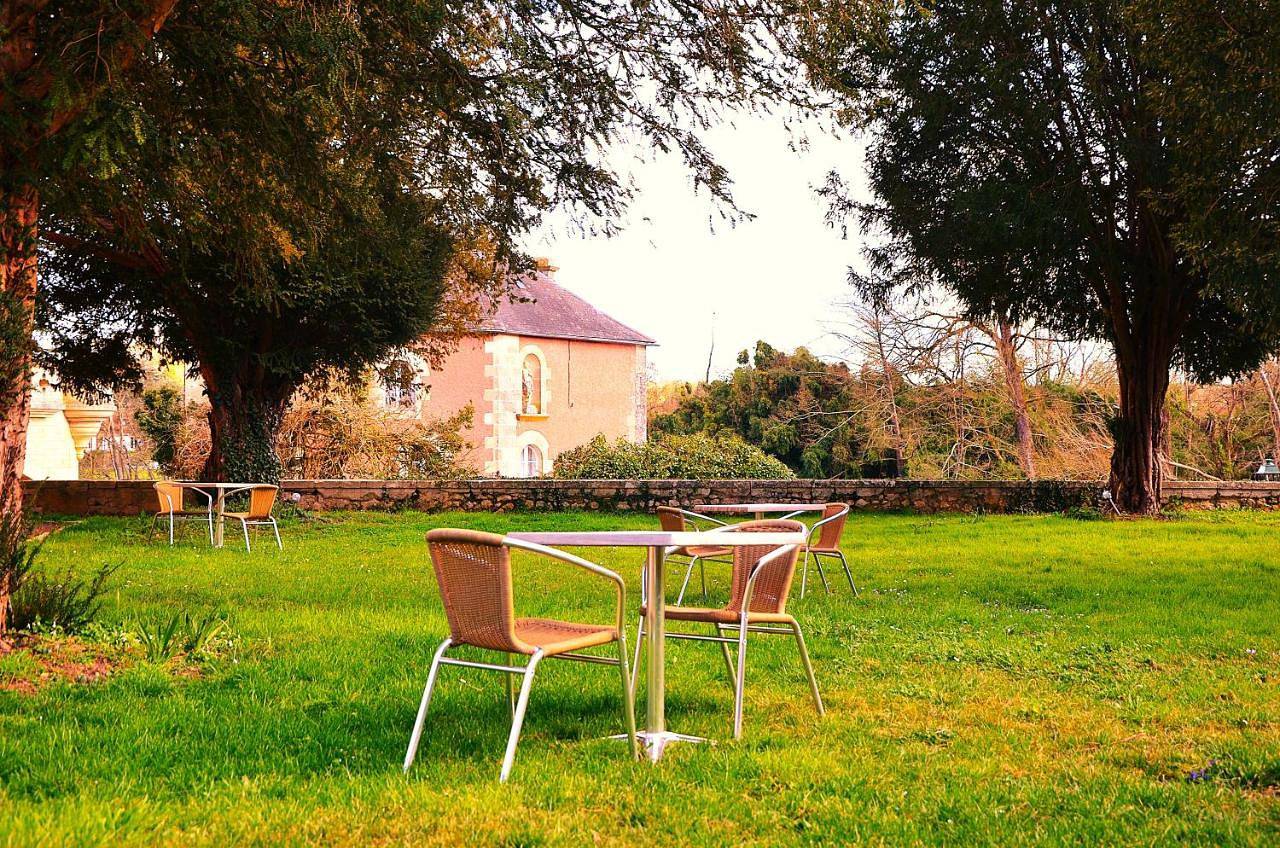Superior King Room in Saint-Savin, Vienne (France)