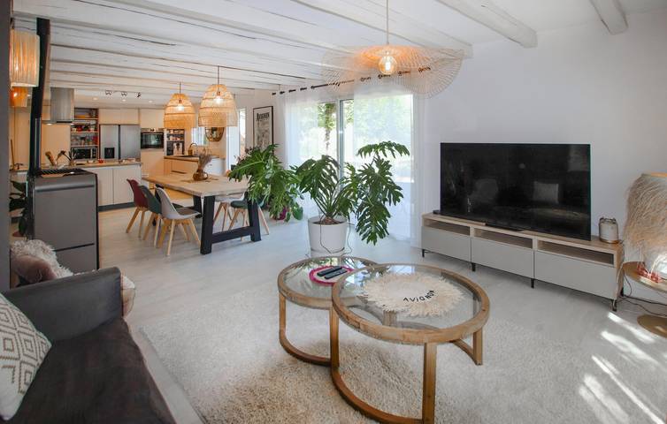 Acogedor apartamento en Rochefort con piscina y aparcamiento, a 800 m del centro de la ciudad in Rochefort-du-Gard, Region de Nimes