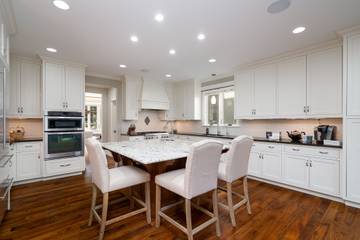 Vacation Rental for 12 Guests in Minneapolis, Twin Cities, Picture 4