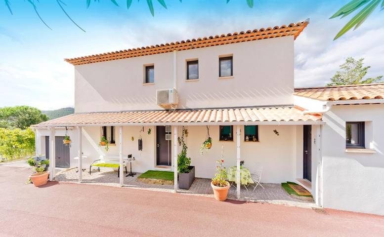 Location de vacances pour 2 personnes, avec vue ainsi que piscine et jardin à Bagnols-en-Forêt - 4