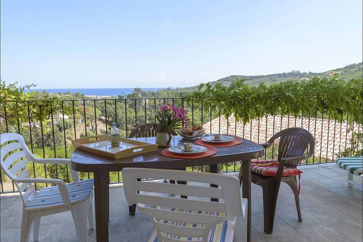 Villa pour 4 personnes, avec piscine et jardin, adapté aux familles
